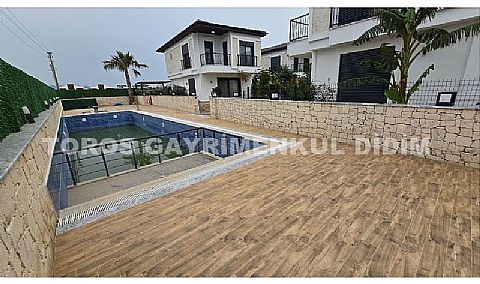Didim efelerde havuzlu güvenlikli sitede satılık villalar
