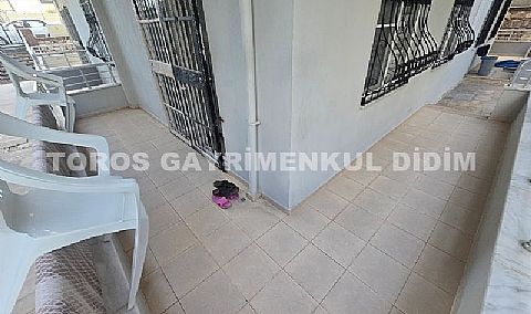 Didim efelerde havuzlu sitede satılık 2+1 eşyalı daire