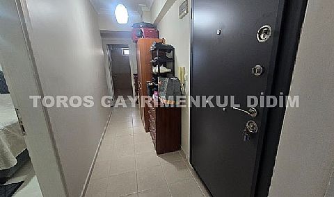 Didim efelerde havuzlu sitede satılık 2+1 eşyalı daire