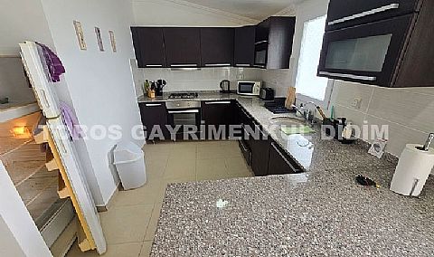 Didim efelerde havuzlu sitede satılık full eşyalı 3+1 dubleks daire