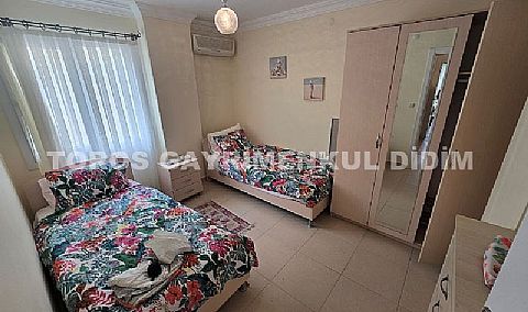 Didim efelerde havuzlu sitede satılık full eşyalı 3+1 dubleks daire