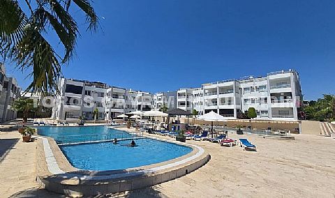 Didim efelerde havuzlu sitede satılık full eşyalı 3+1 dubleks daire