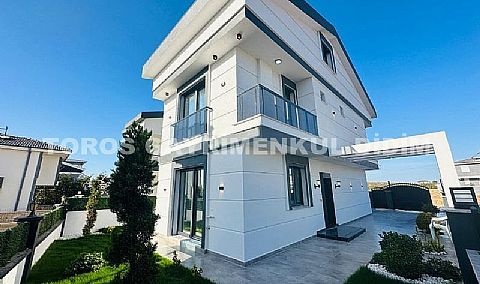 Didim efelerde satılık 4+1 havuzlu en uygun fiyatlı müstakil villa villa