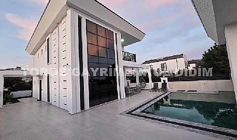 Didim efelerde satılık tam müstakil eşyalı havuzlu villa 