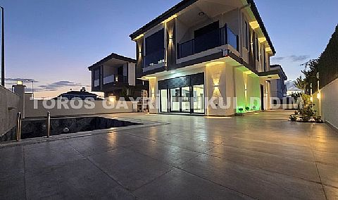 Didim Efeler’de Tam Musatkil Satilik  Villa