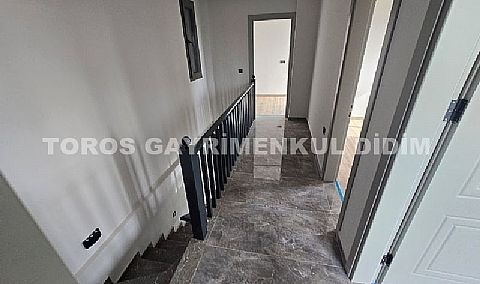 Didim Fevzi paşa mahallesinde plaja 1.200 mt mesafede satılık tam müstakil villa