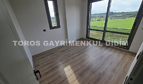 Didim Fevzi paşa mahallesinde plaja 1.200 mt mesafede satılık tam müstakil villa