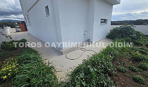 Didim Fevzi paşa mahallesinde plaja 1.200 mt mesafede satılık tam müstakil villa