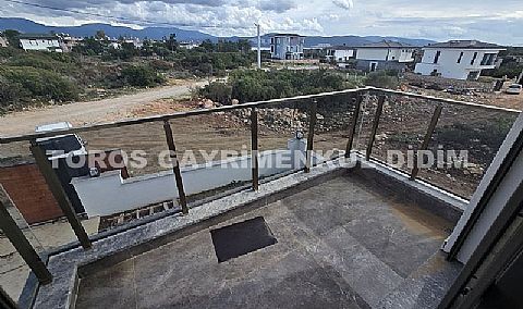 Didim Fevzi paşa mahallesinde plaja 1.200 mt mesafede satılık tam müstakil villa