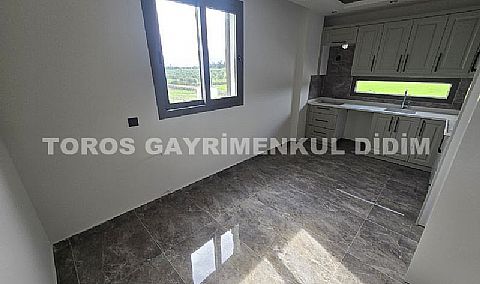 Didim Fevzi paşa mahallesinde plaja 1.200 mt mesafede satılık tam müstakil villa
