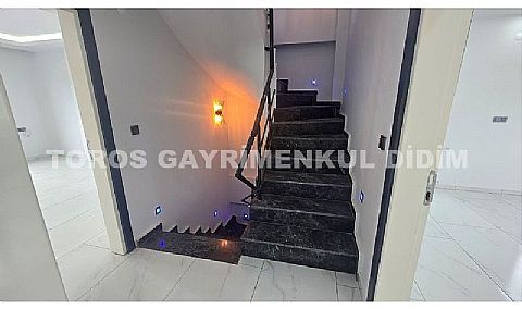 Didim hisarda tam müstakil 4+1 ayrı mutfaklı satılık uygun fiyatlı villa