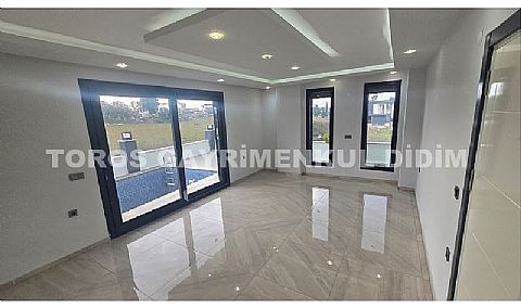 Didim hisarda tam müstakil 4+1 ayrı mutfaklı satılık uygun fiyatlı villa