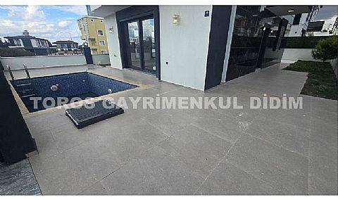 Didim hisarda tam müstakil 4+1 ayrı mutfaklı satılık uygun fiyatlı villa