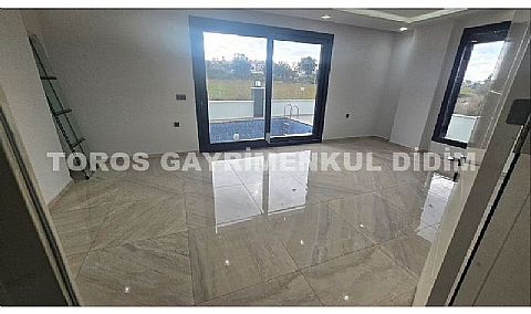 Didim hisarda tam müstakil 4+1 ayrı mutfaklı satılık uygun fiyatlı villa