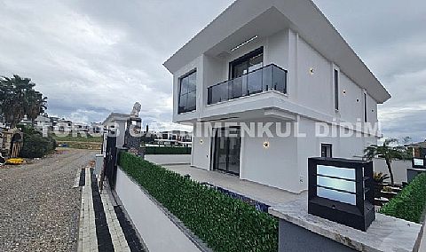 Didim hisarda villalar bölgesinde satılık yazlık villa