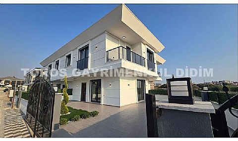 Didim Hisar’da 500 m2 arsa içerisinde satılık 4 adet dublex villa