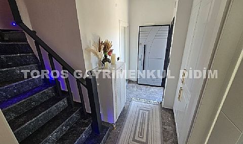 Didim Hisar’da Doğa Manzaralı Teraslı Full Eşyalı Satılık Lüks Villa 