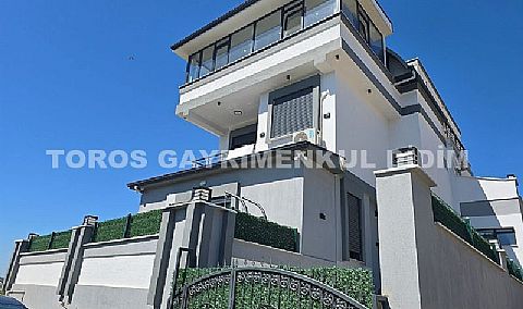 Didim Hisar’da Doğa Manzaralı Teraslı Full Eşyalı Satılık Lüks Villa 