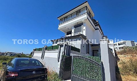 Didim Hisar’da Doğa Manzaralı Teraslı Full Eşyalı Satılık Lüks Villa 