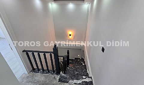 Didim Hisar’da Satılık Lüks Triblex Villa