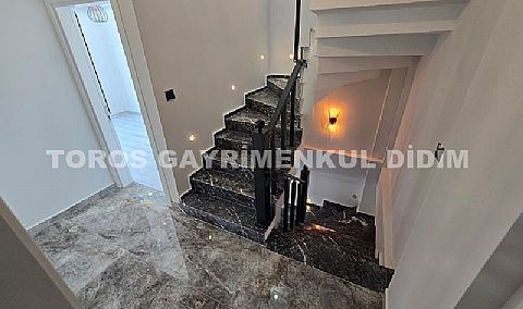 Didim Hisar’da Satılık Lüks Triblex Villa