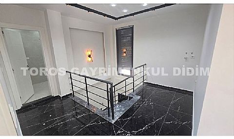 Didim mavişehirde plaja 400 mt mesafede satılık müstakil villa 