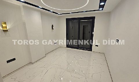 Didim mavişehirde plaja 700 mt mesafede satılık havuzlu villa