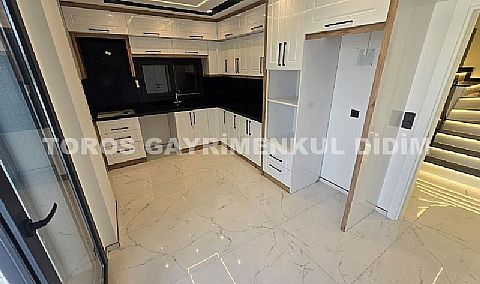 Didim mavişehirde plaja 700 mt mesafede satılık havuzlu villa