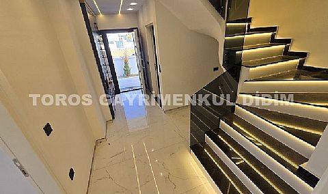 Didim mavişehirde plaja 700 mt mesafede satılık havuzlu villa