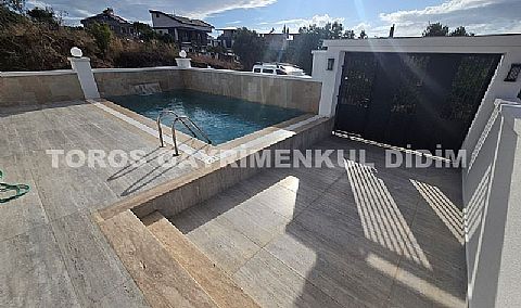 Didim mavişehirde plaja 700 mt mesafede satılık havuzlu villa