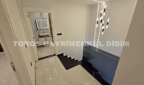 Didim mavişehirde plaja 700 mt mesafede satılık havuzlu villa