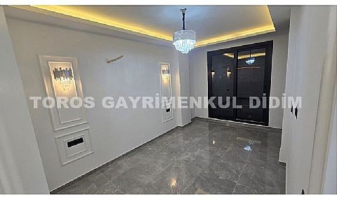 Didim merkezi lokasyonda 300 m2 içinde lüks villa