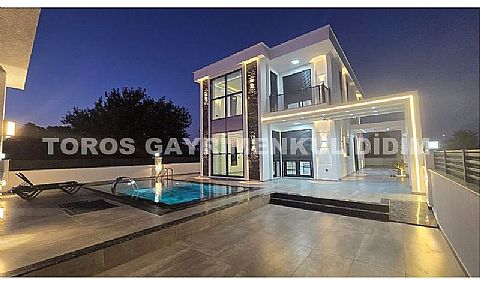 Didim merkezi lokasyonda 300 m2 içinde lüks villa