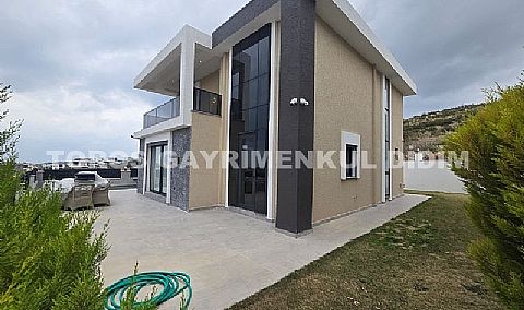Didim,de Hayalinizdeki Müstakil Yaşam Başlıyor! 4+1 Ayrı Mutfaklı Sıfır Eşyalı Satılık Villa 