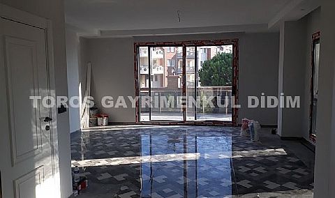 DİDİMDE  PLAJ 400 MT MESAFEDE TAM  MÜSTAKİL  VİLLA