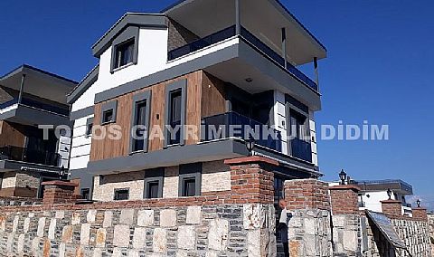 DİDİMDE  PLAJ 400 MT MESAFEDE TAM  MÜSTAKİL  VİLLA
