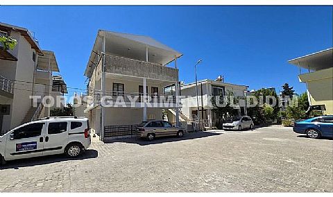 Didimde Plaja denize 50 adım yürüme mesafesinde satılık komple bina