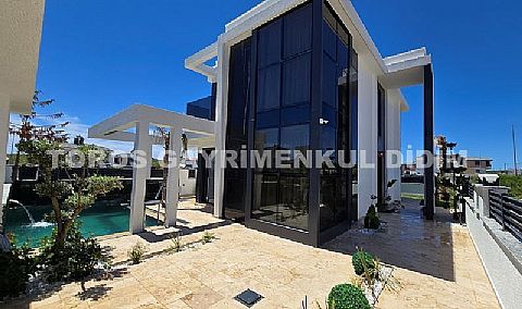 Didim’in En Prestijli Bölgesinde: Tam Müstakil, Özel Havuzlu ve Tasarım Mobilyalı Lüks Villa