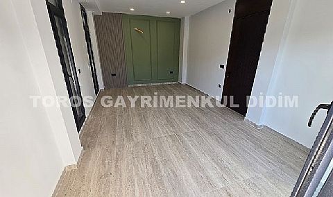 Efeler’de 500 M² Arsa Üzerinde, Akıllı Sistemli, Havuzlu, Modern ve Şık Tasarımlı Villa