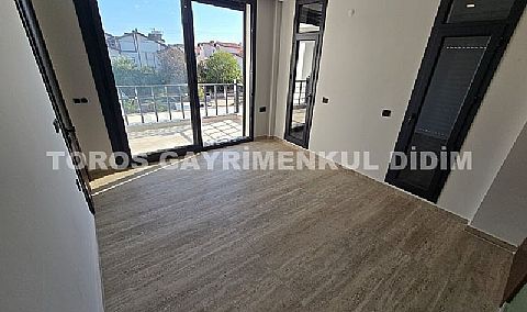 Efeler’de 500 M² Arsa Üzerinde, Akıllı Sistemli, Havuzlu, Modern ve Şık Tasarımlı Villa