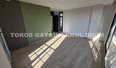 Efeler’de 500 M² Arsa Üzerinde, Akıllı Sistemli, Havuzlu, Modern ve Şık Tasarımlı Villa