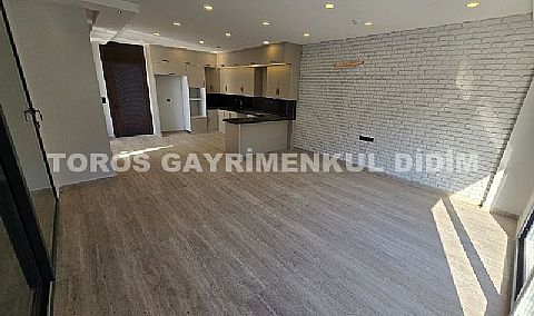 Efeler’de 500 M² Arsa Üzerinde, Akıllı Sistemli, Havuzlu, Modern ve Şık Tasarımlı Villa