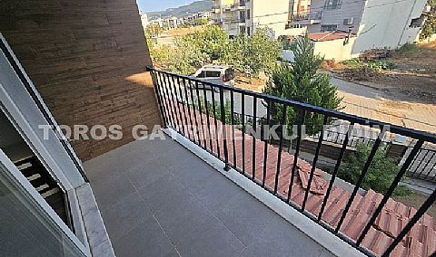 Kuşadası Davutlar Çarşı Merkezde Dubleks Villa