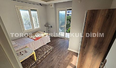 Kuşadası Davutlar Çarşı Merkezde Dubleks Villa