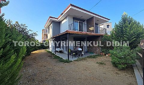 Kuşadası Davutlar Çarşı Merkezde Dubleks Villa