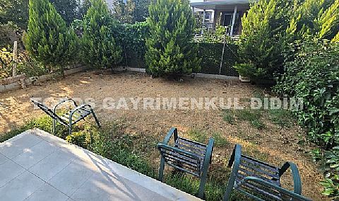 Kuşadası Davutlar Çarşı Merkezde Dubleks Villa