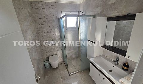 Kuşadası Davutlar Çarşı Merkezde Dubleks Villa